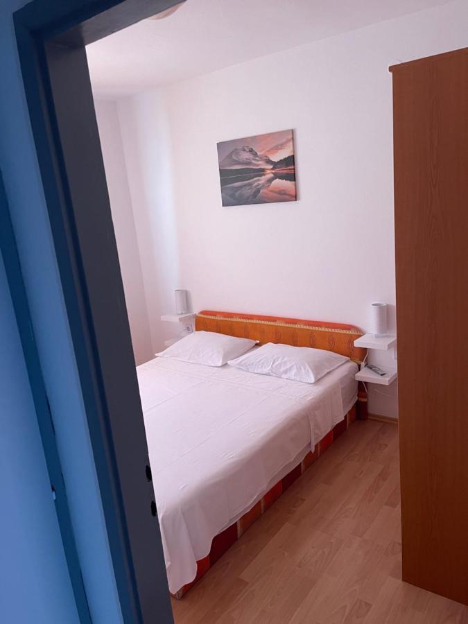 Apartmani Frane Tribunj  Exterior photo